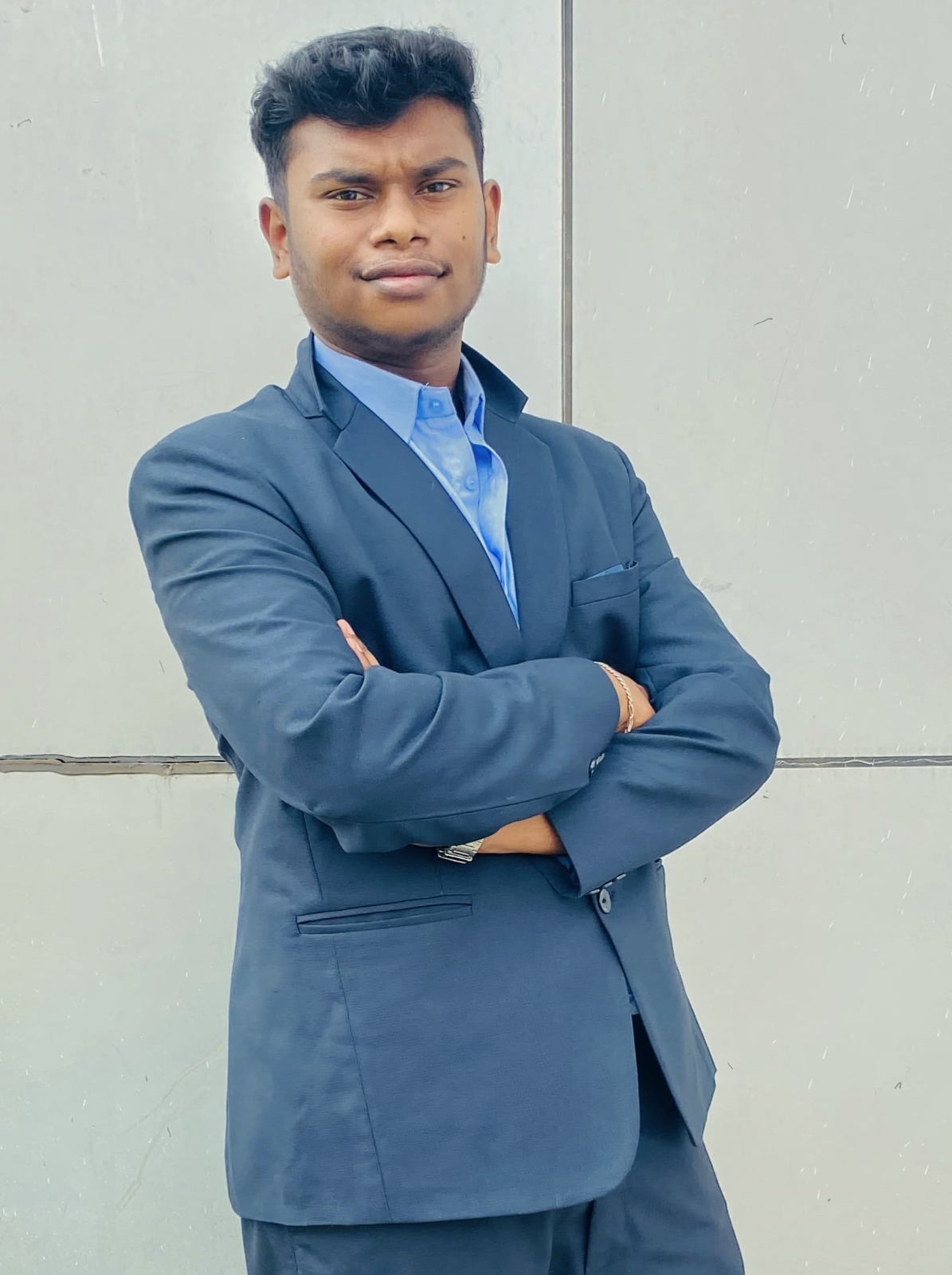 Vigneshwaran R